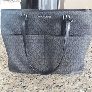 Michael Kors Bedford signature pocket tote
